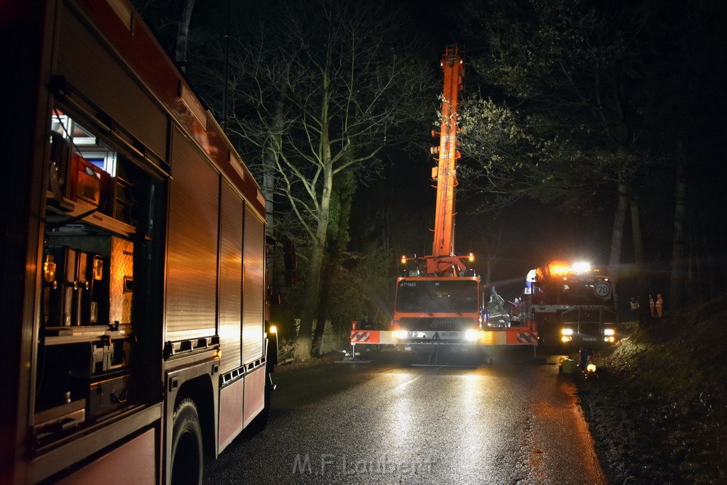 Container LKW umgestuerzt Koeln Brueck Bruecker- Dellbruecker Mauspfad P549.JPG - Miklos Laubert